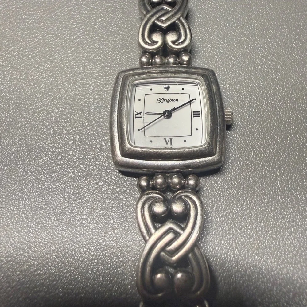 Brighton Santa Rosa Silver Tone Heart Scroll‎ Toggle Link Bracelet Watch Analog